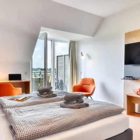 Eichelhaeher 08 Im Wreecher Idyll Ruegen By Ruyastay