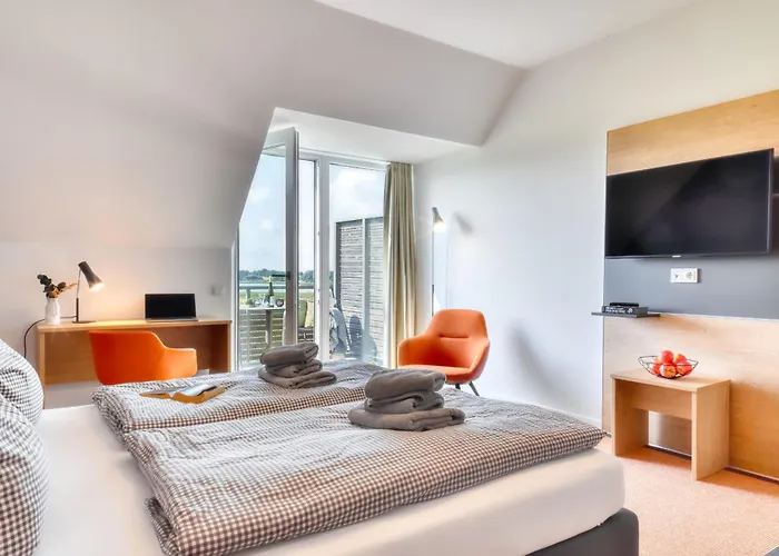 Eichelhaeher 08 Im Wreecher Idyll Ruegen By Ruyastay